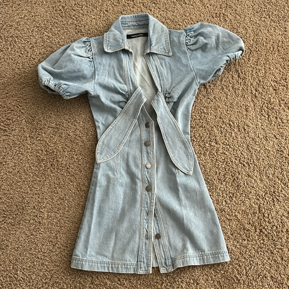 Denim dress with puff sleeves
